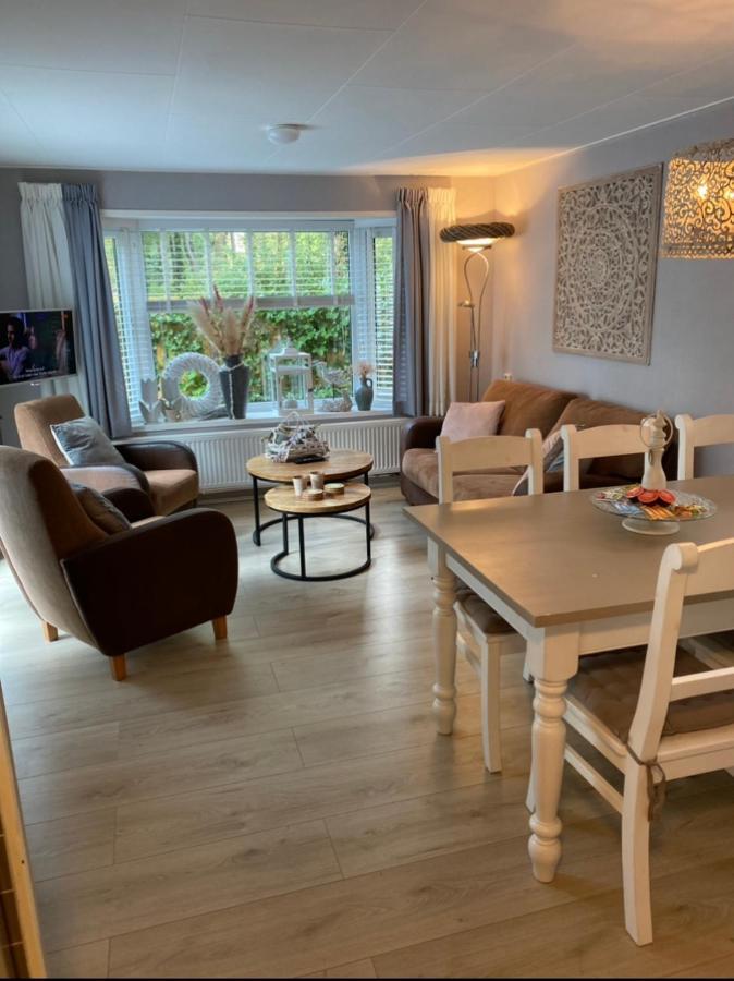 Luxe Chalet Met Prachtig Terras Op De Veluwe , Veel Privacy Хундерло Экстерьер фото