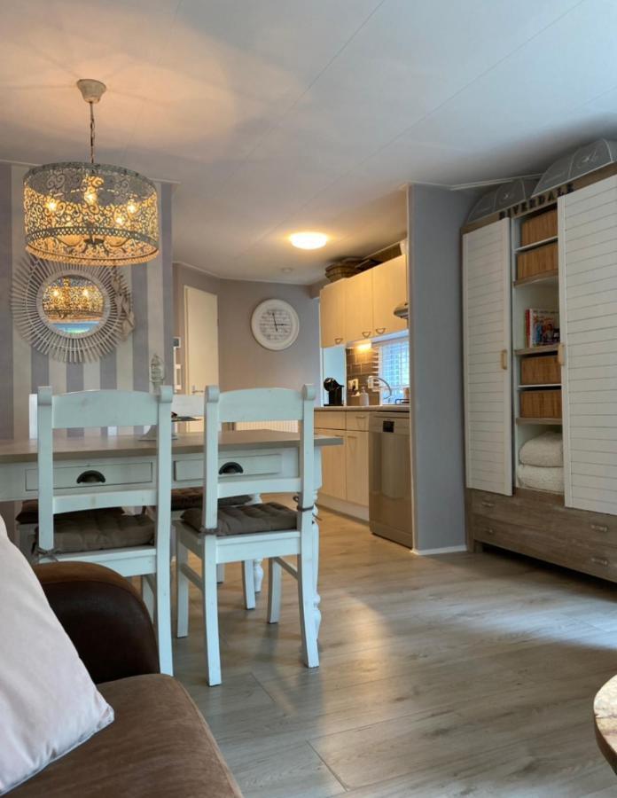 Luxe Chalet Met Prachtig Terras Op De Veluwe , Veel Privacy Хундерло Экстерьер фото